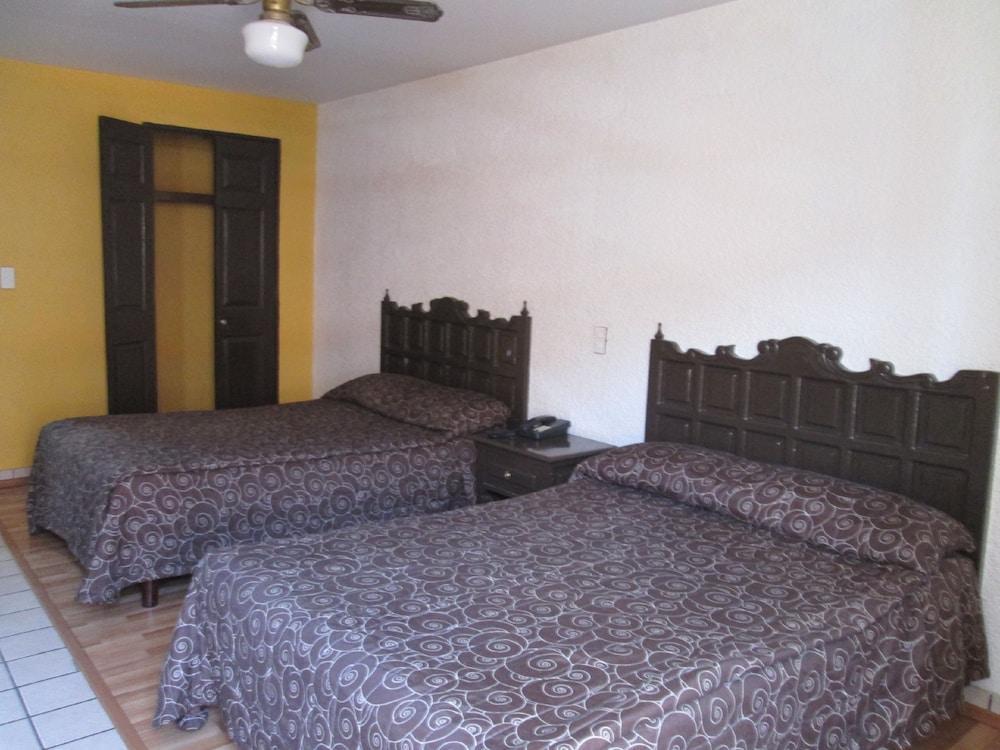 Hotel Colon Express Guadalajara Eksteriør billede