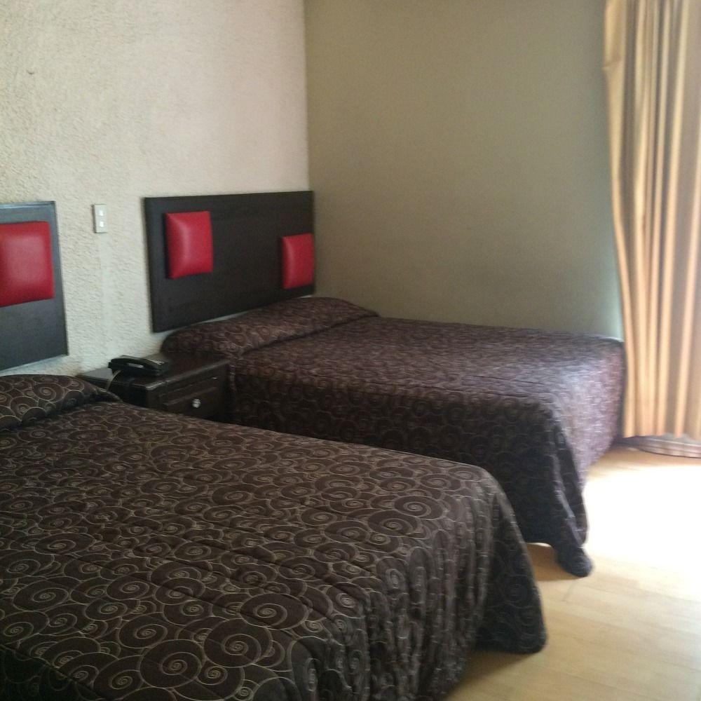 Hotel Colon Express Guadalajara Eksteriør billede