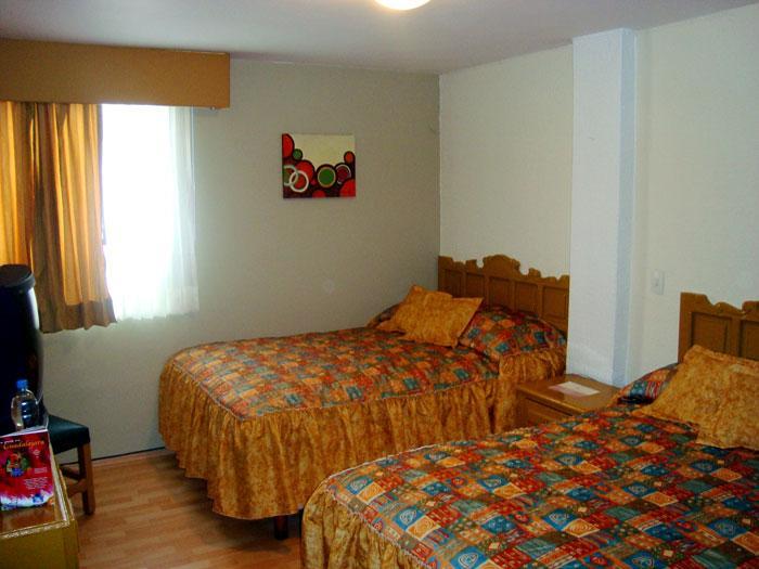 Hotel Colon Express Guadalajara Eksteriør billede
