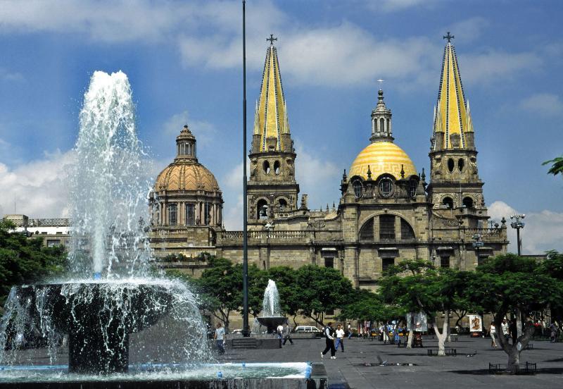 Hotel Colon Express Guadalajara Eksteriør billede